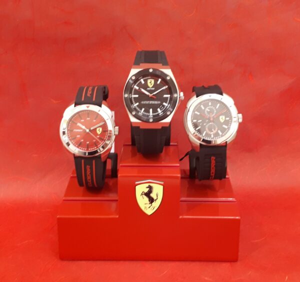 Set di tre orologi Ferrari