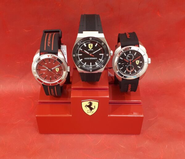 Set di tre orologi Ferrari - immagine 2