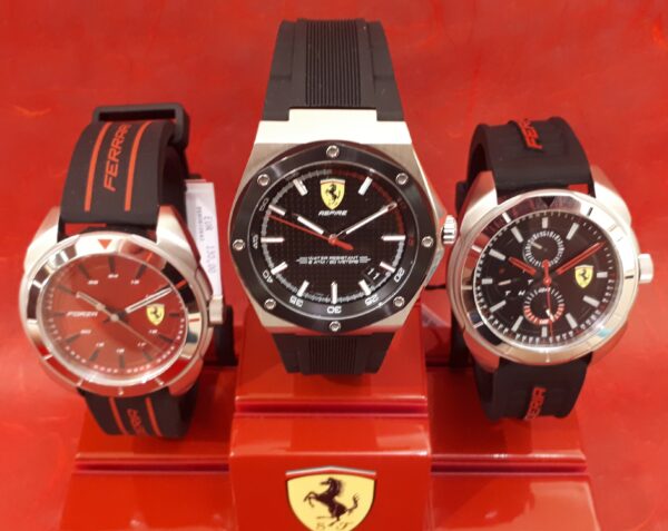 Set di tre orologi Ferrari - immagine 3